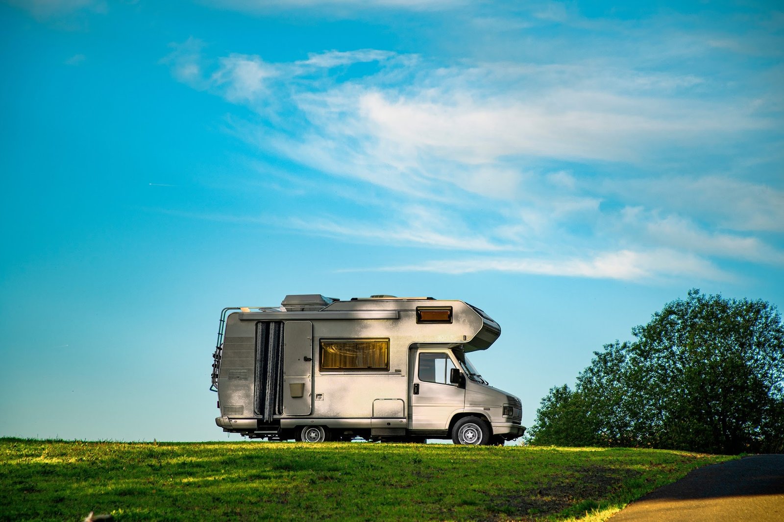 Discovering the joys of camping: comfort, adventure, and connection